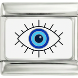 Boze oog op witte plaat op zilver